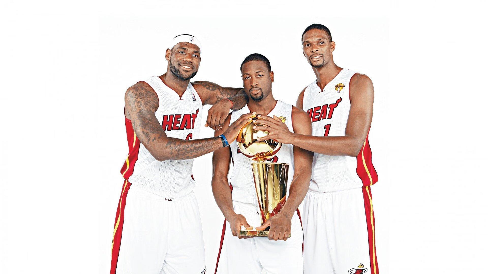 绷不住了！UFC史上最搞笑的5次KO，观众笑到扶墙