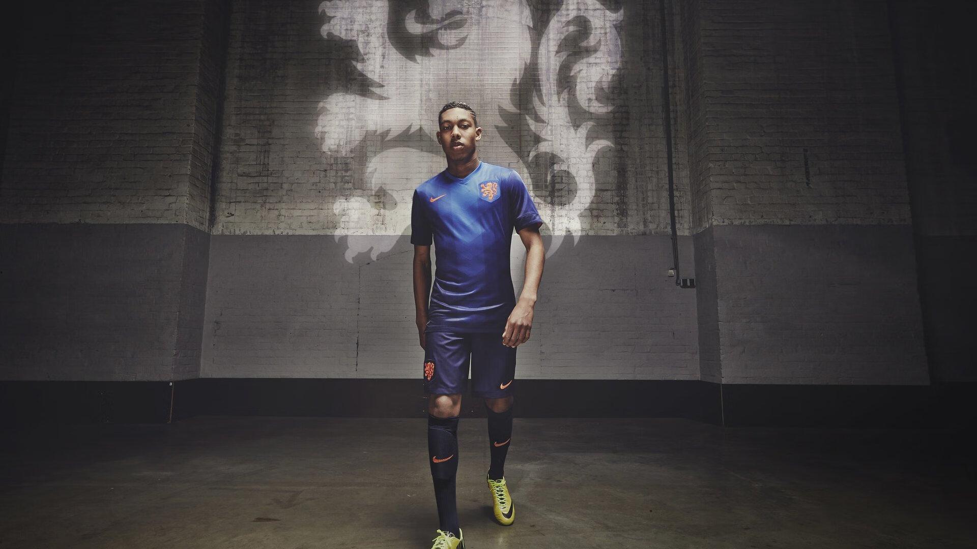 沙特豪门老板直言，萨拉赫年龄已高，维尼修斯若加盟必能闪耀